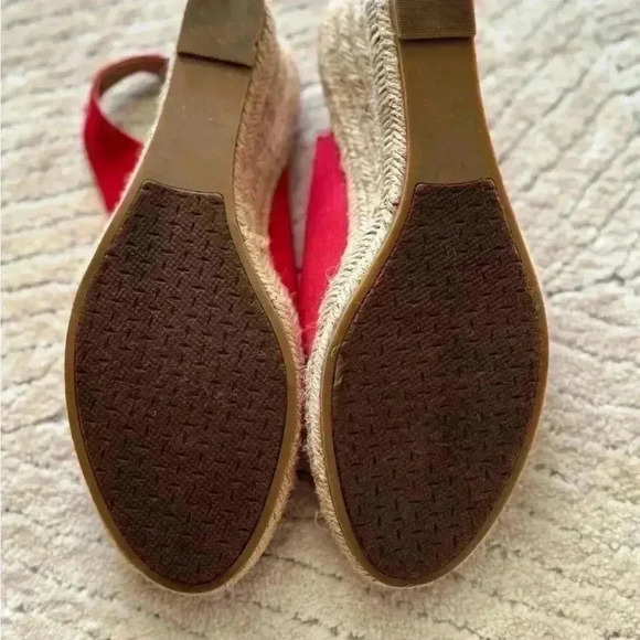 Karen Scott red sandals. Size 8 - Picture 6 of 7